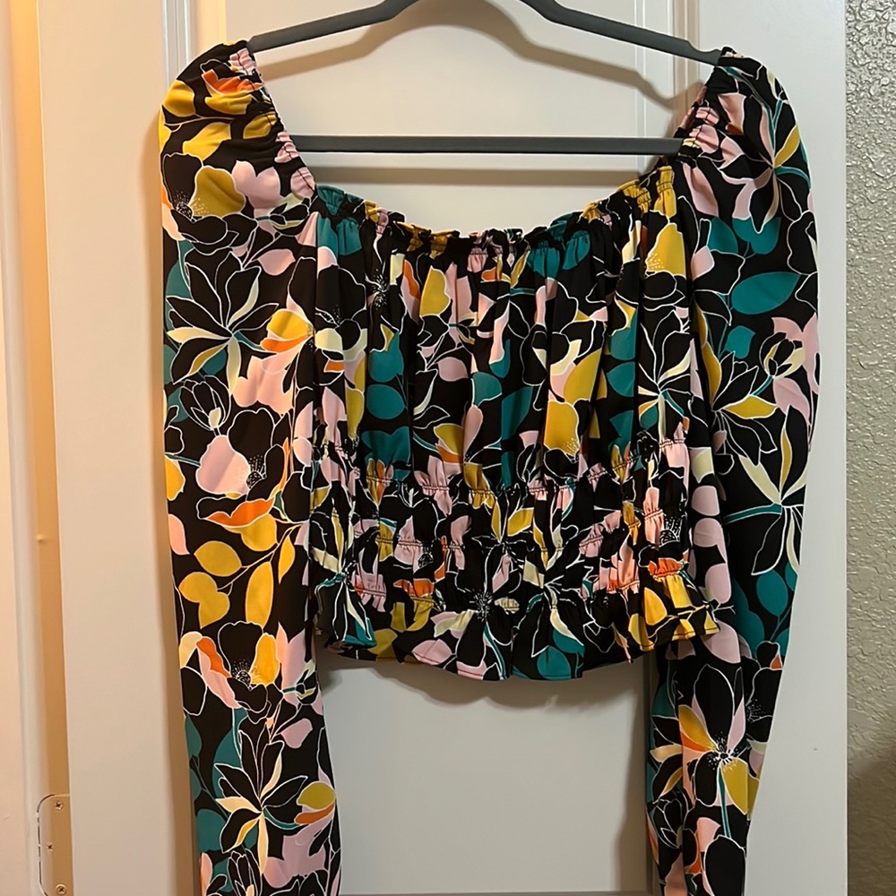 Very Chic top